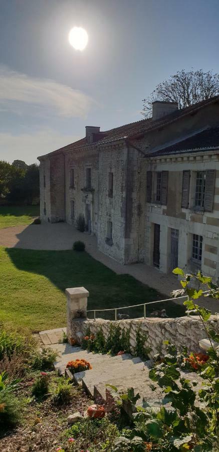 Monts-sur-Guesnes Domaine De Bourgville المظهر الخارجي الصورة